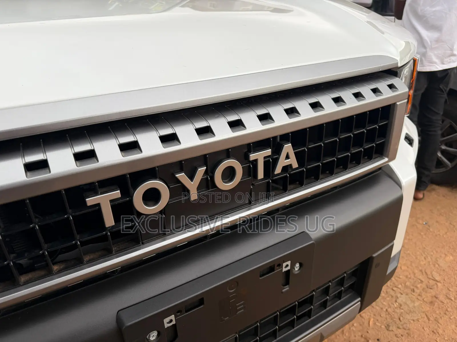 Toyota Land Cruiser Prado 2025 White