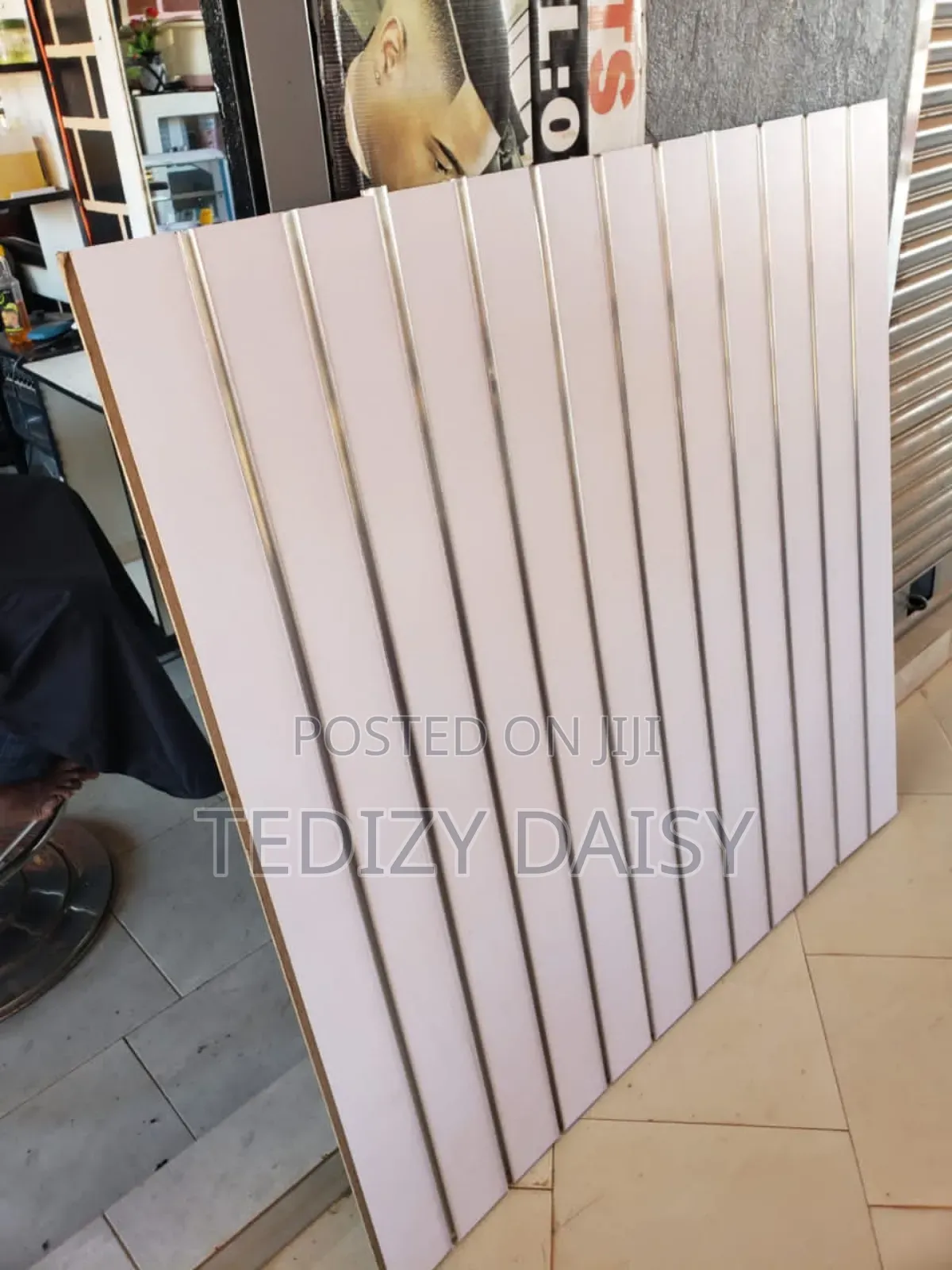 Display Board For Hanging Jewelry And Phone Accessories