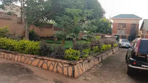 7bdrm Bungalow in Rev Father'S Estate, Mukono TC for sale