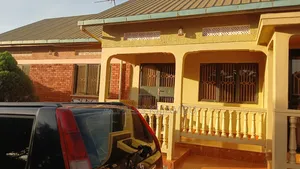 7bdrm Bungalow in Rev Father'S Estate, Mukono TC for sale