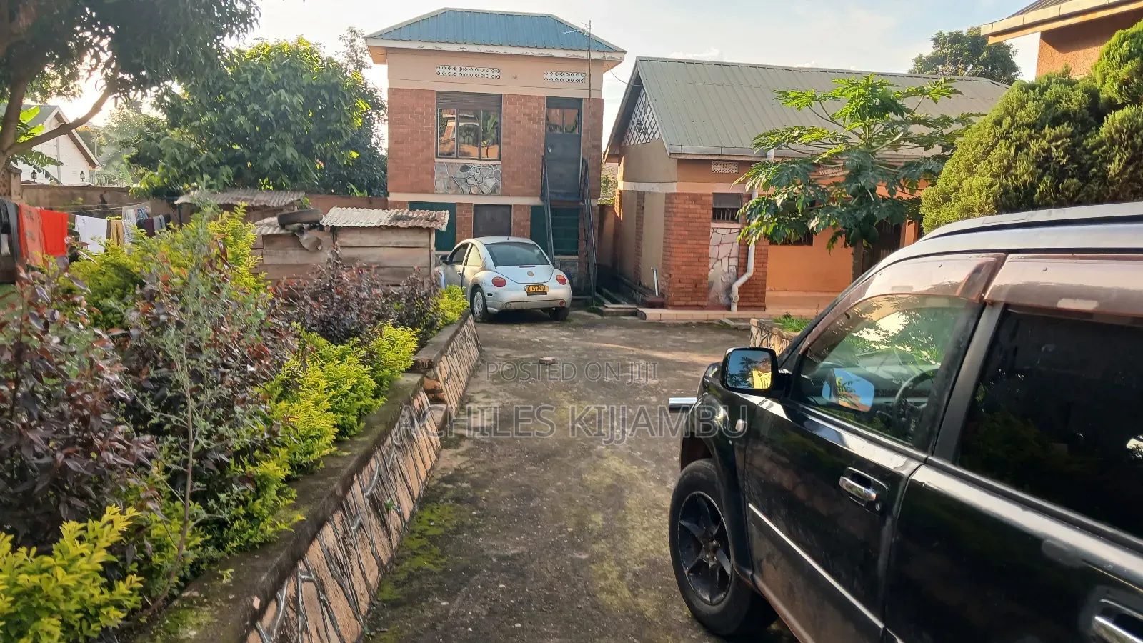 7bdrm Bungalow in Rev Father'S Estate, Mukono TC for sale