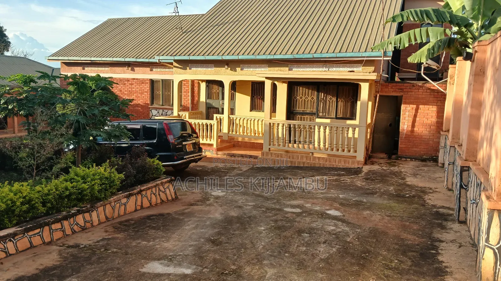 7bdrm Bungalow in Rev Father'S Estate, Mukono TC for sale
