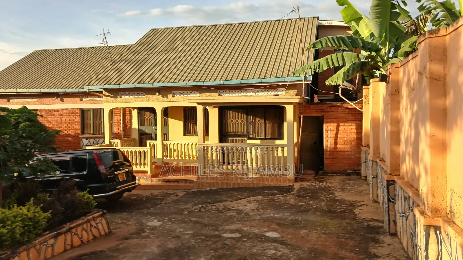 7bdrm Bungalow in Rev Father'S Estate, Mukono TC for sale