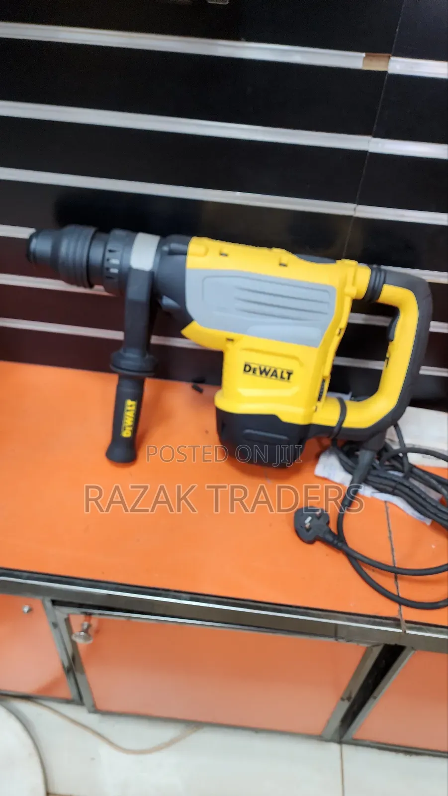 Max Rotary Hammer Drill, 1600w, 13.3j, 48mm Drilling Capacity ,7 Kg