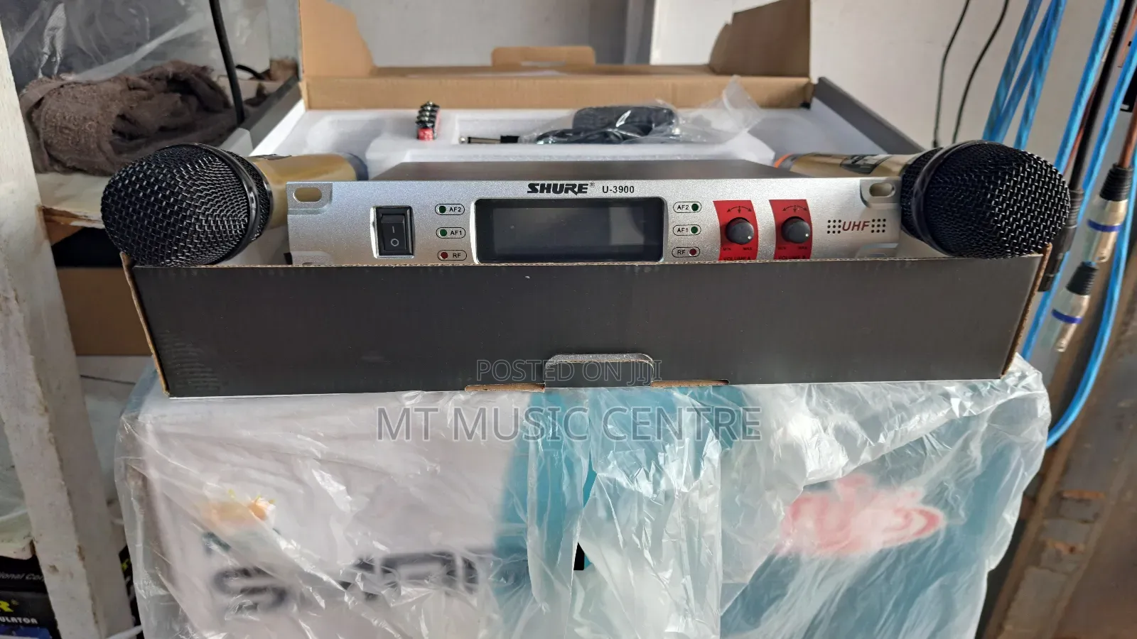 Shure Professional Wireless Microphone