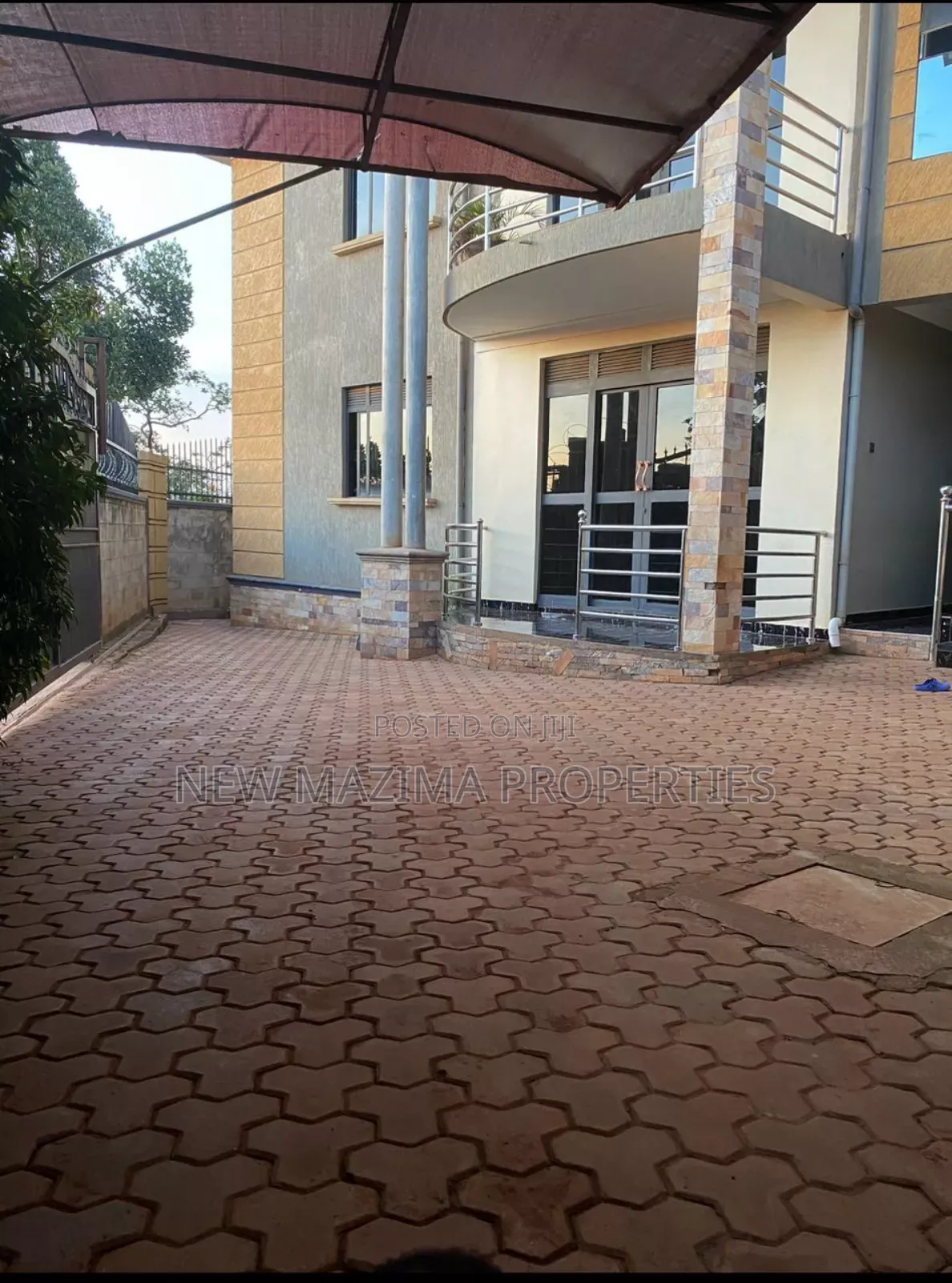 6bdrm Apartment in Biira, Central Division for sale
