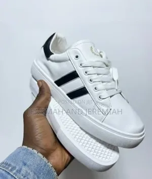 Unisex Classy Sneakers