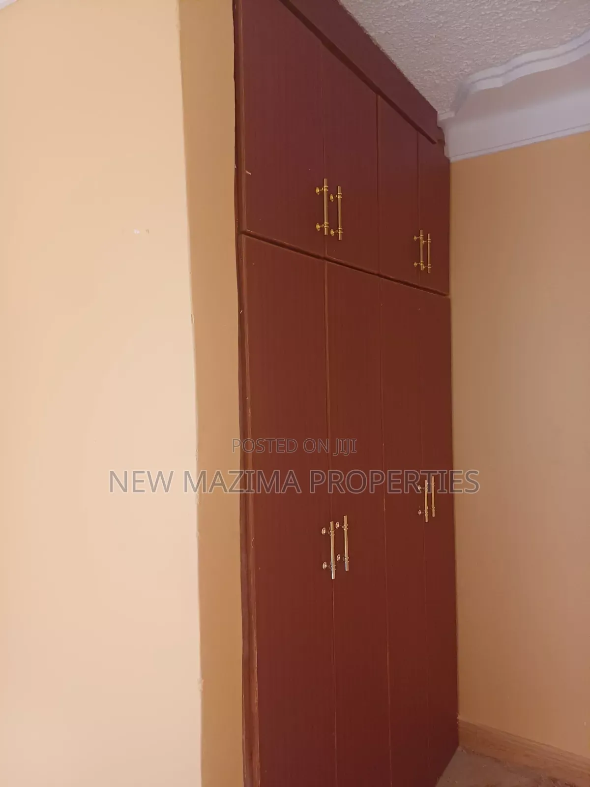 3bdrm Bungalow in Namasuba Town, Central Division for sale