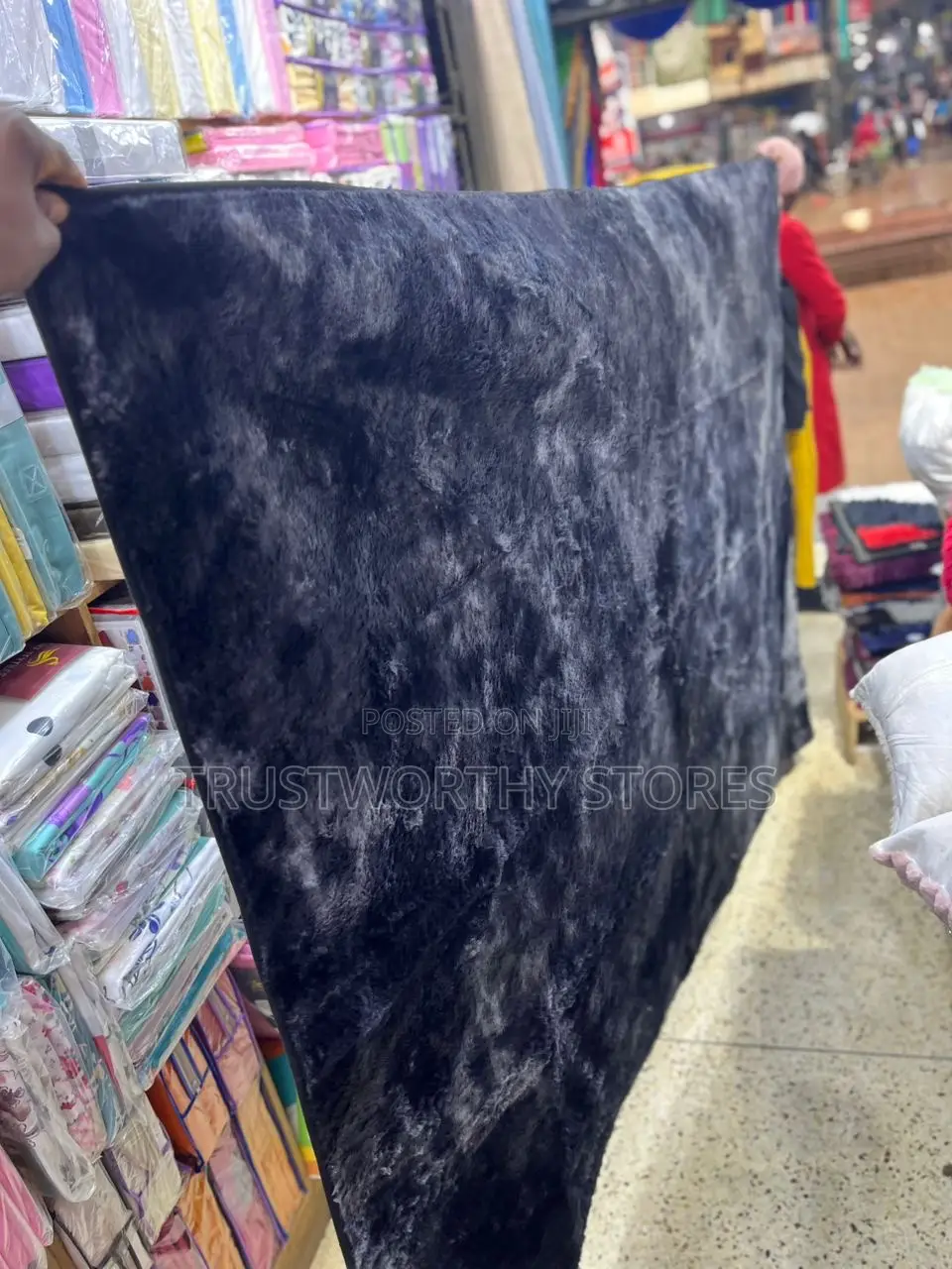 1.5mx2m Fluffy Carpet - Black Bottom