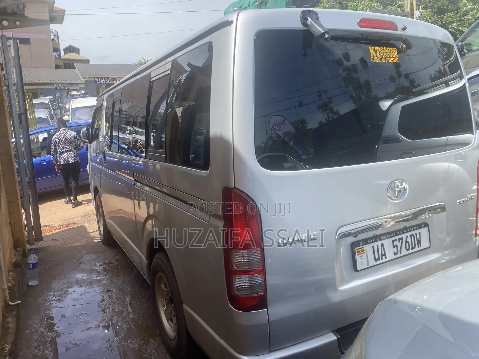 Toyota HiAce 2015 Silver