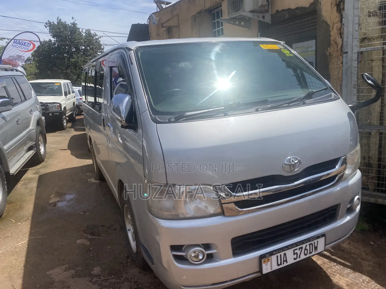 Toyota HiAce 2015 Silver