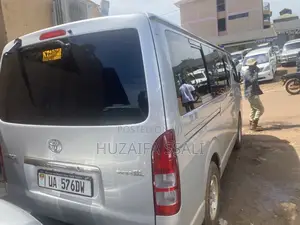 Toyota HiAce 2015 Silver