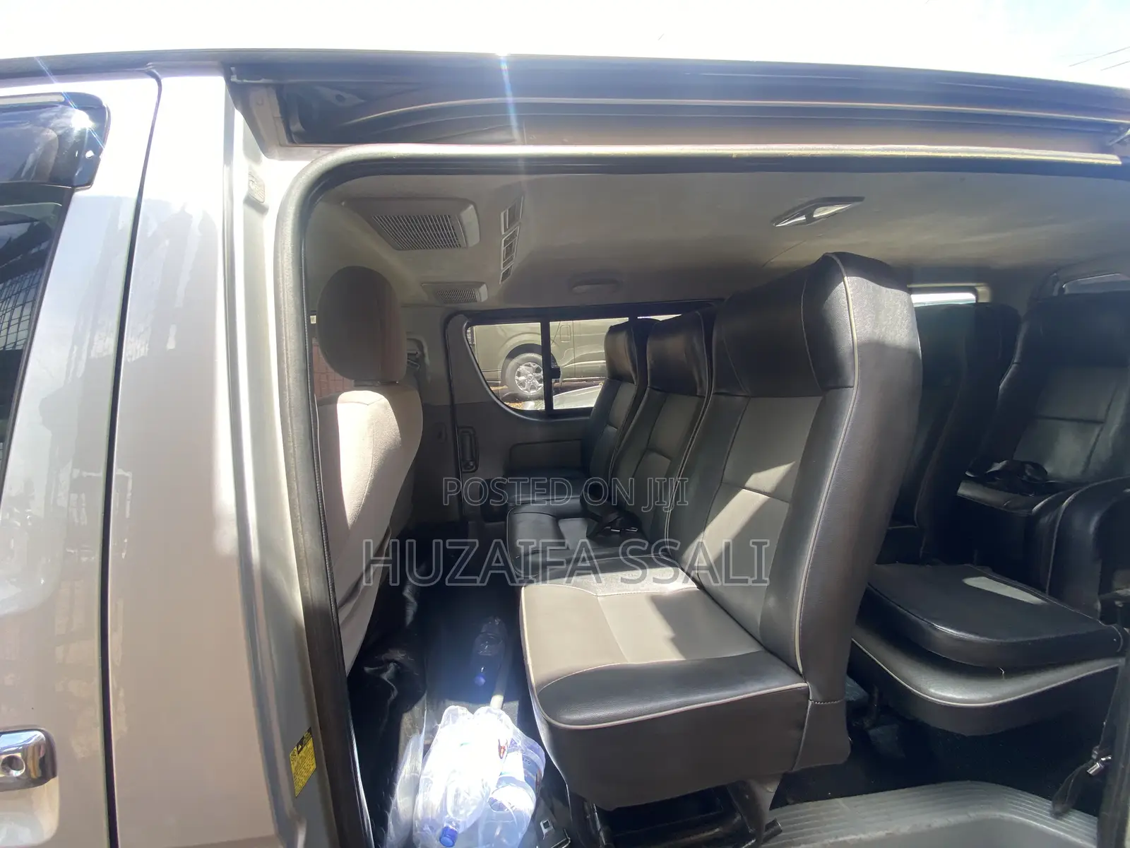 Toyota HiAce 2015 Silver