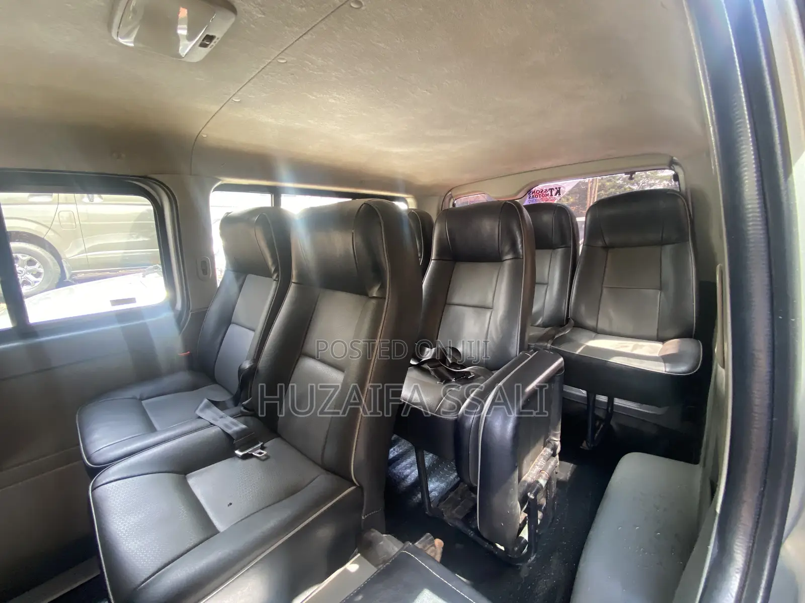 Toyota HiAce 2015 Silver