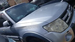 Mitsubishi Pajero 2008 Silver