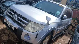 Mitsubishi Pajero 2008 Silver