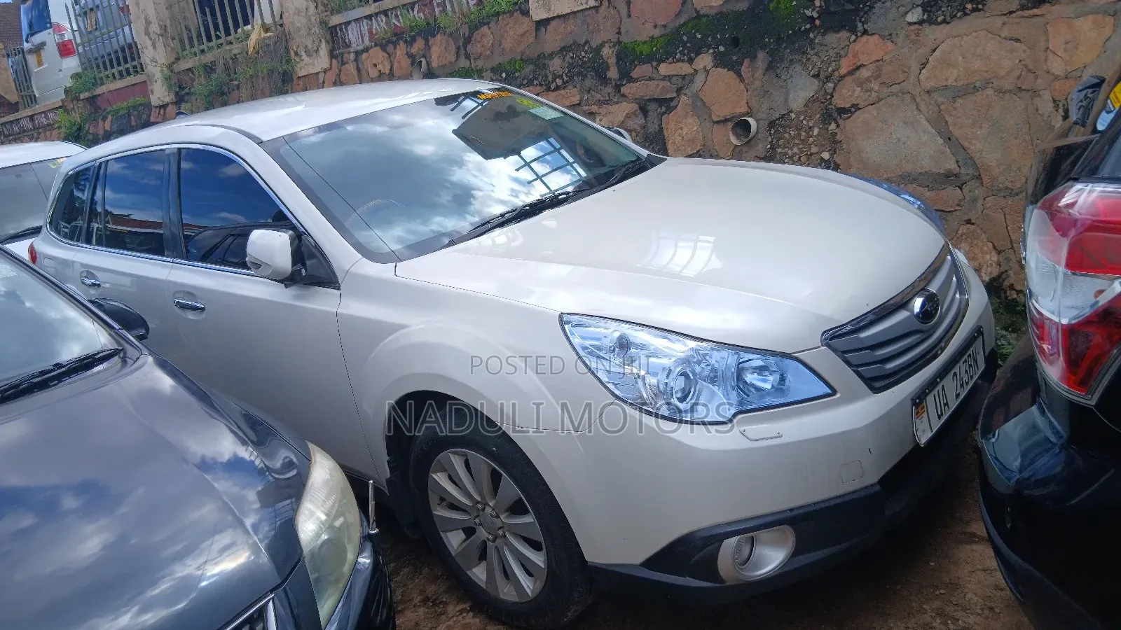 Subaru Outback 2011 White