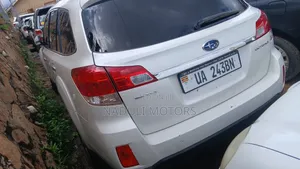 Subaru Outback 2011 White