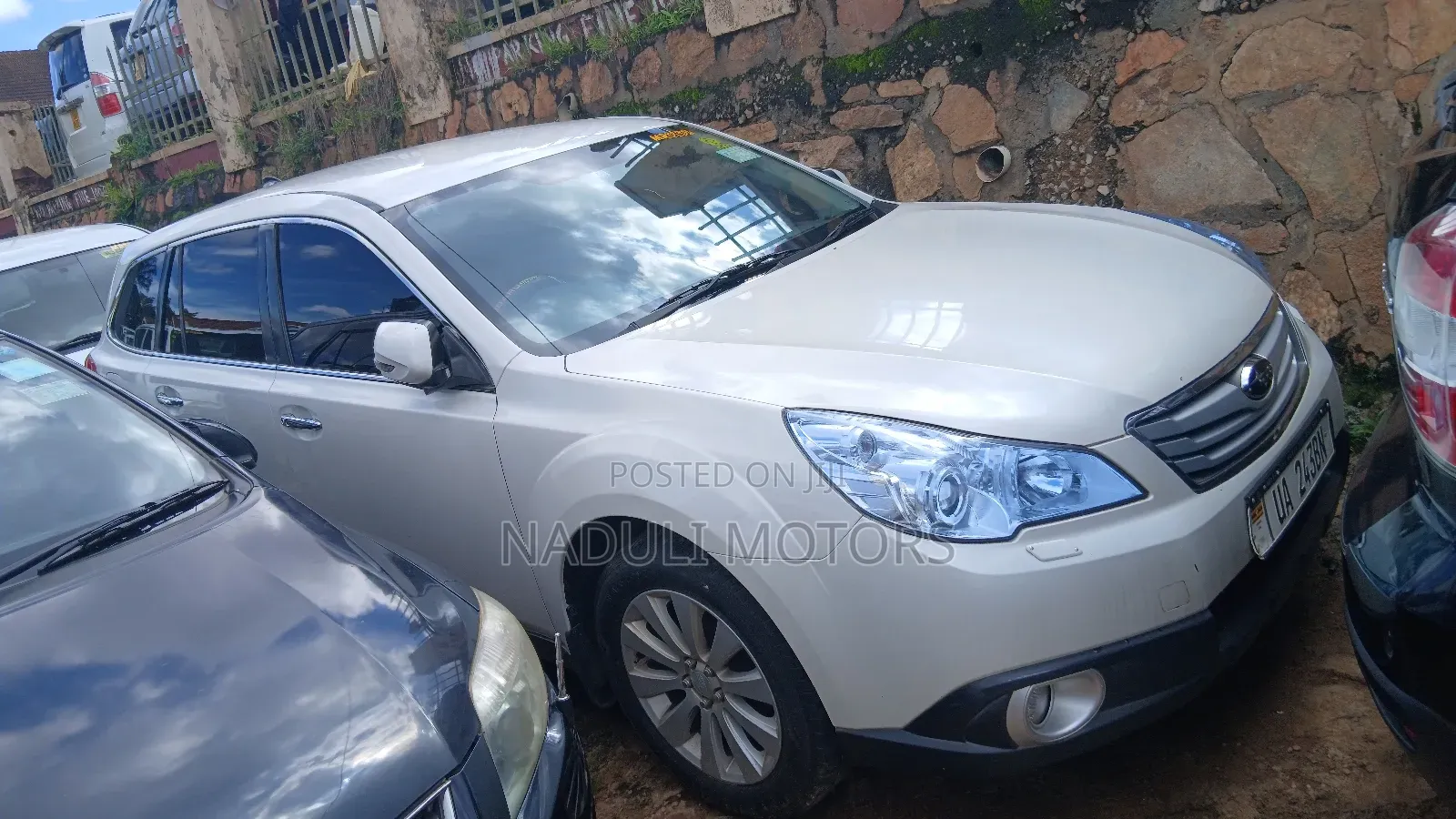 Subaru Outback 2011 White
