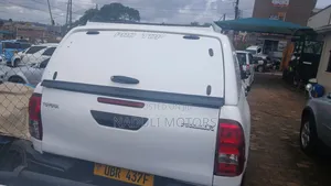 Toyota Hilux 2008 White