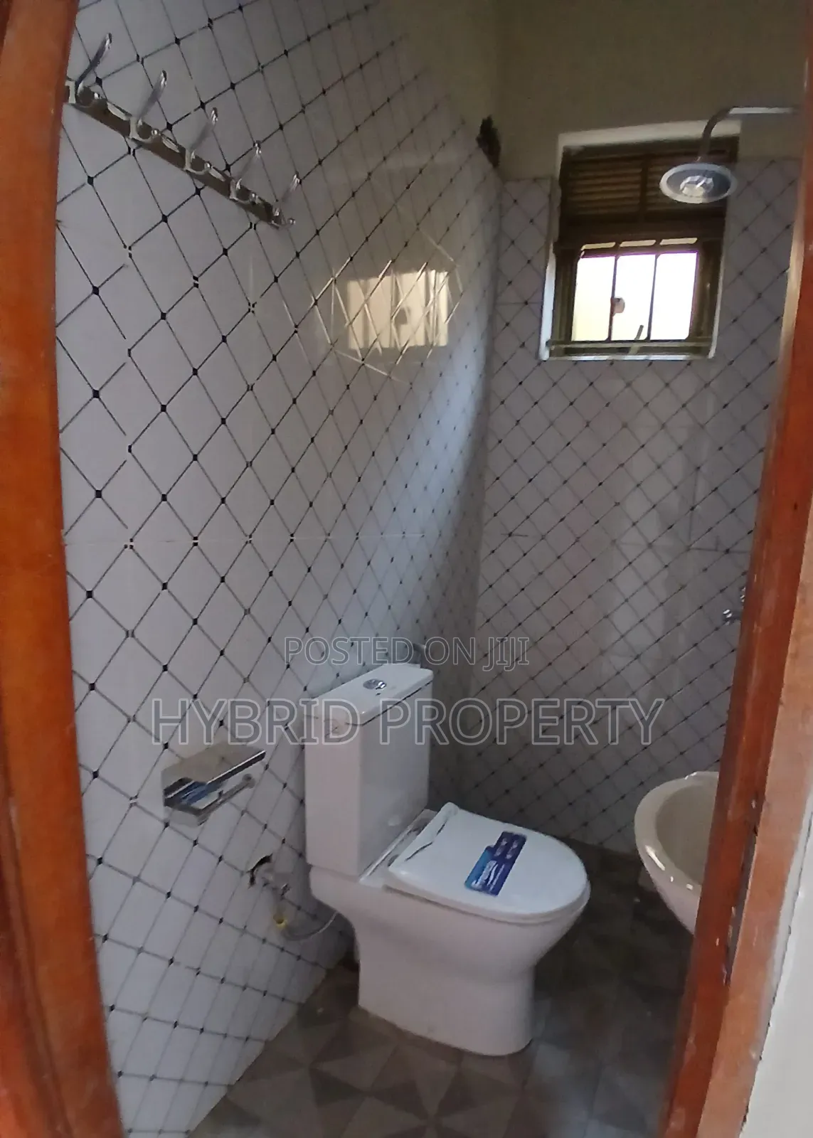 8bdrm Apartment in Kasubi Along Hoima, Rubaga for sale