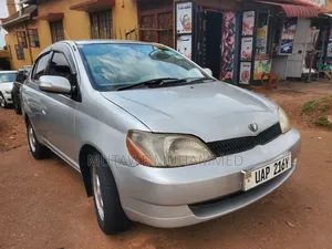 Toyota Platz 2005 Silver