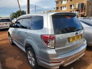 Subaru Forester 2010 Silver