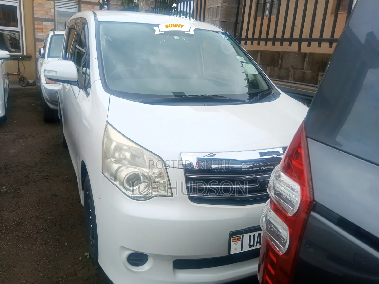 Toyota Noah 2014 White