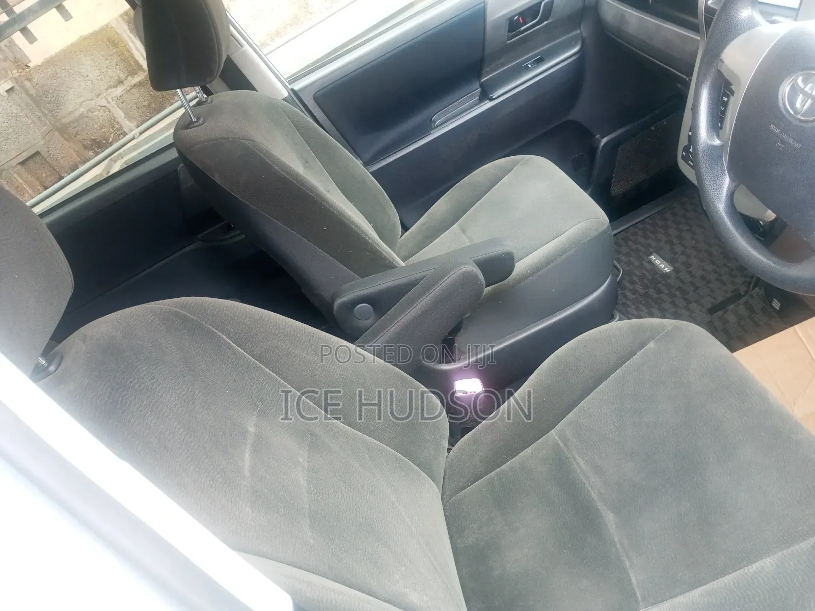 Toyota Noah 2014 White