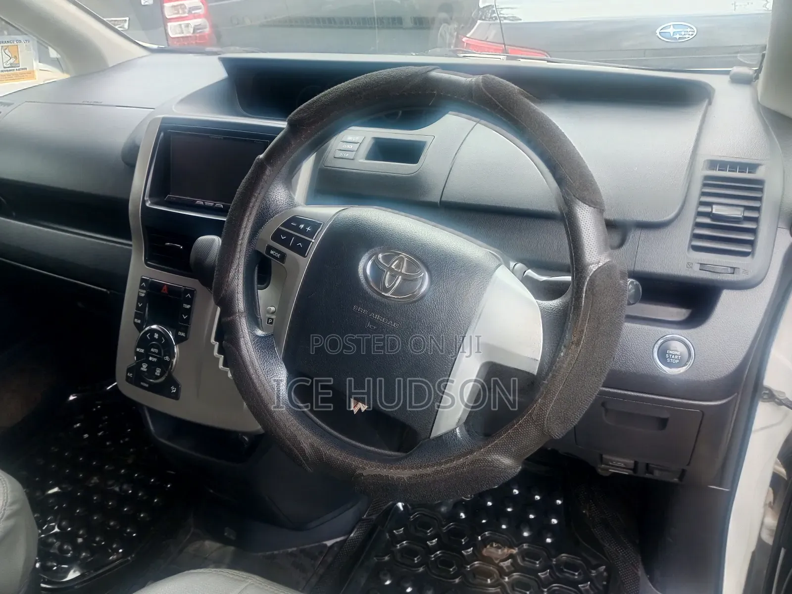 Toyota Noah 2014 White