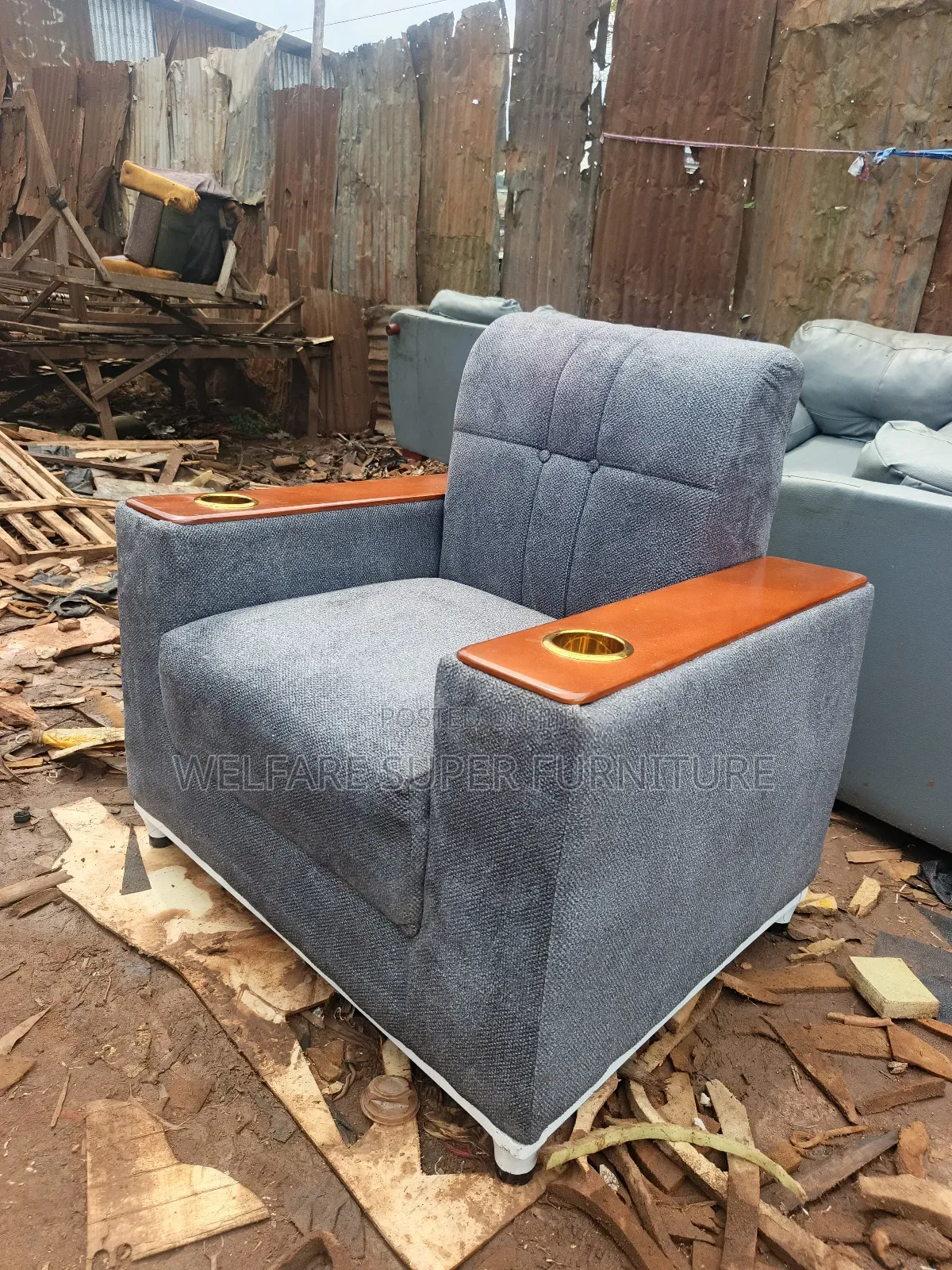 5seater Light Grew in Colo With Cup Holes