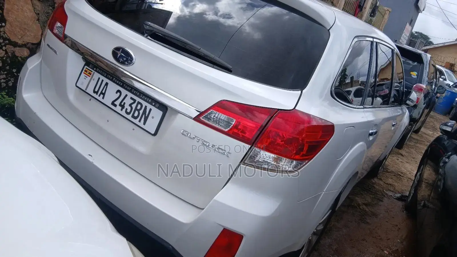 Subaru Outback 2011 White