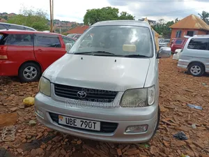 Toyota Noah 2.0 FWD (8 Seater) 2002 Silver