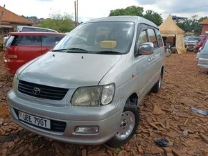 Toyota Noah 2.0 FWD (8 Seater) 2002 Silver