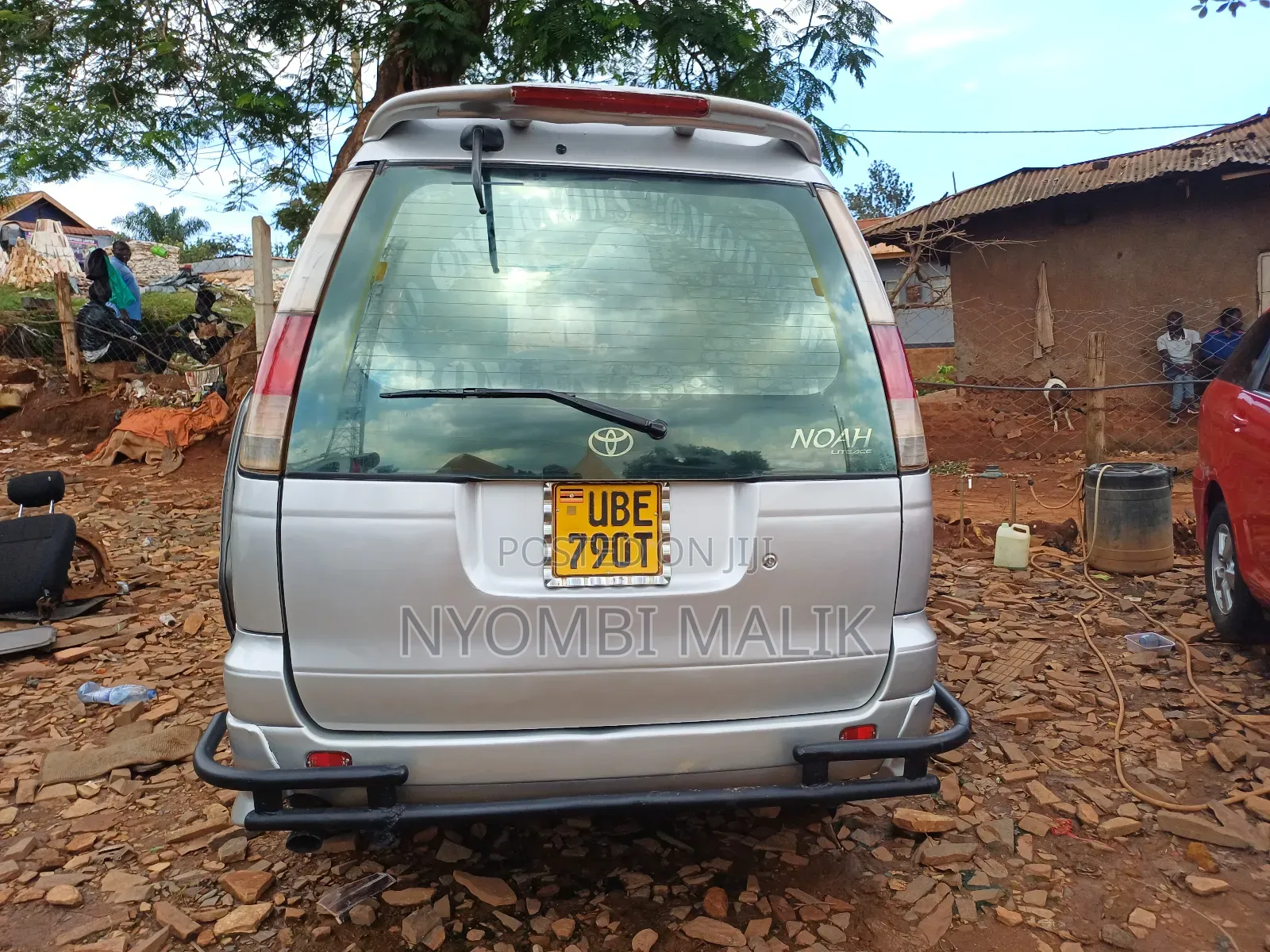 Toyota Noah 2.0 FWD (8 Seater) 2002 Silver