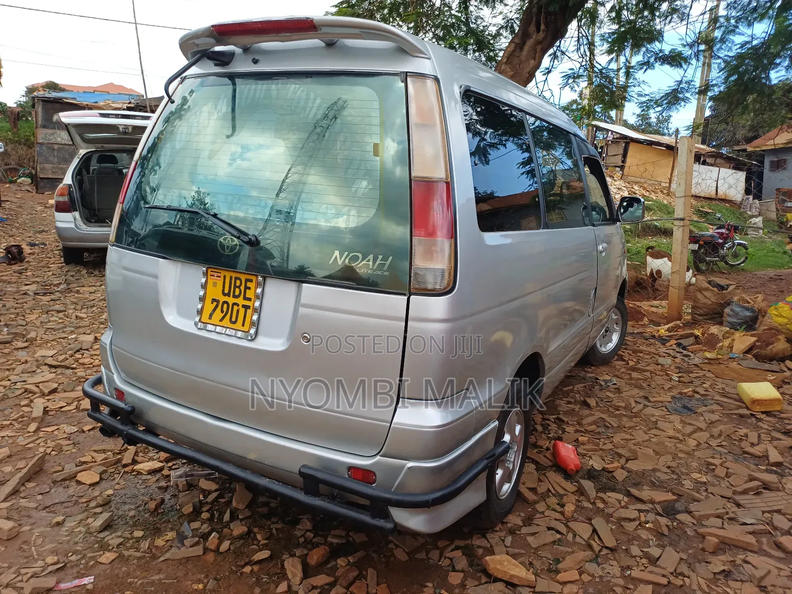 Toyota Noah 2.0 FWD (8 Seater) 2002 Silver