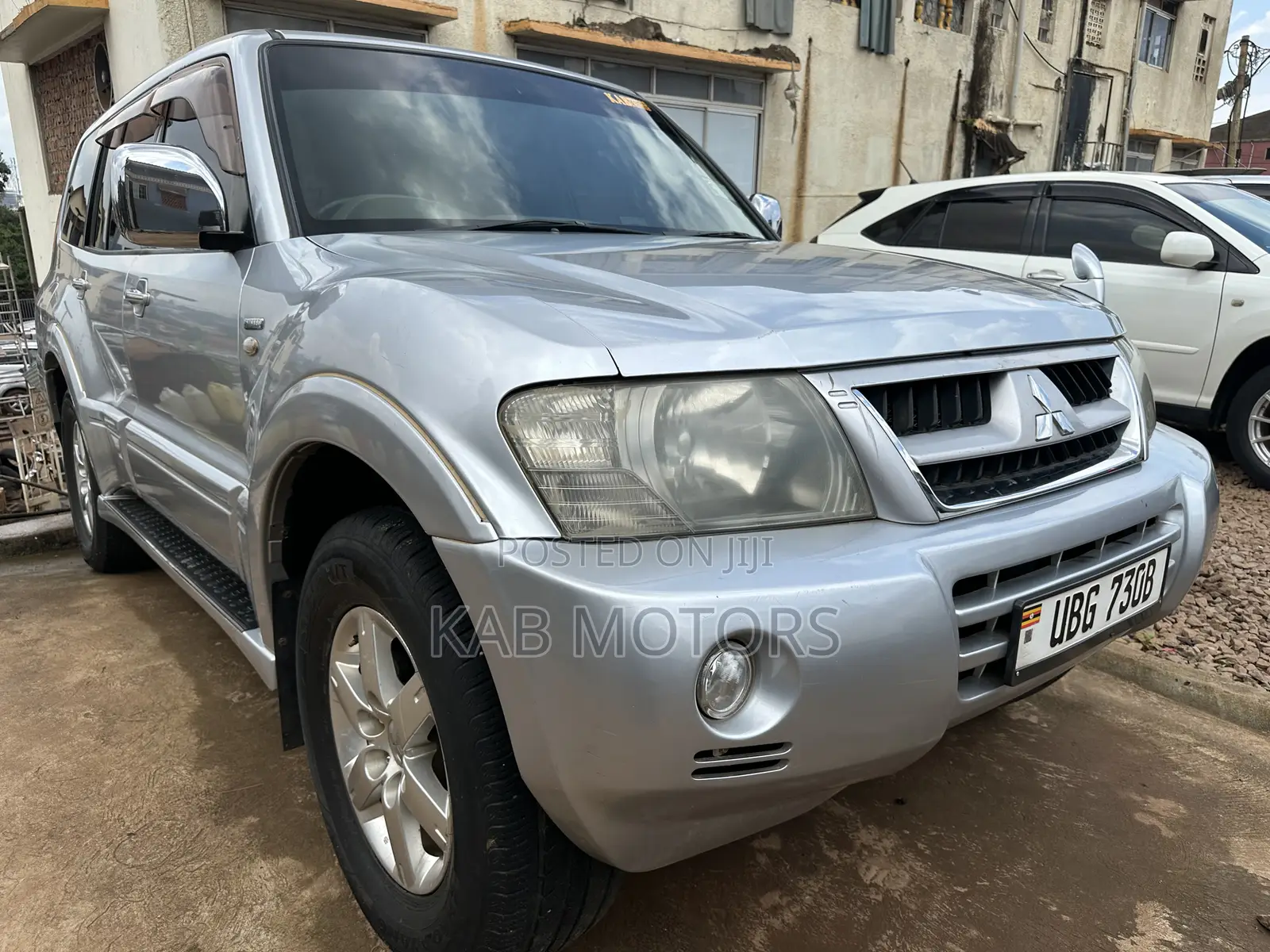 Mitsubishi Pajero Elegance Long Automatic 2005 Silver
