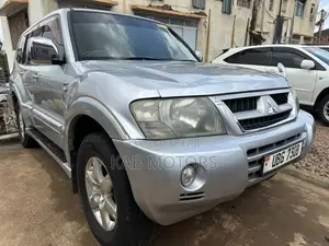 Mitsubishi Pajero Elegance Long Automatic 2005 Silver