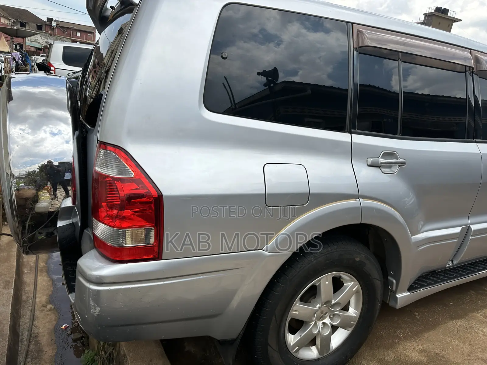Mitsubishi Pajero Elegance Long Automatic 2005 Silver