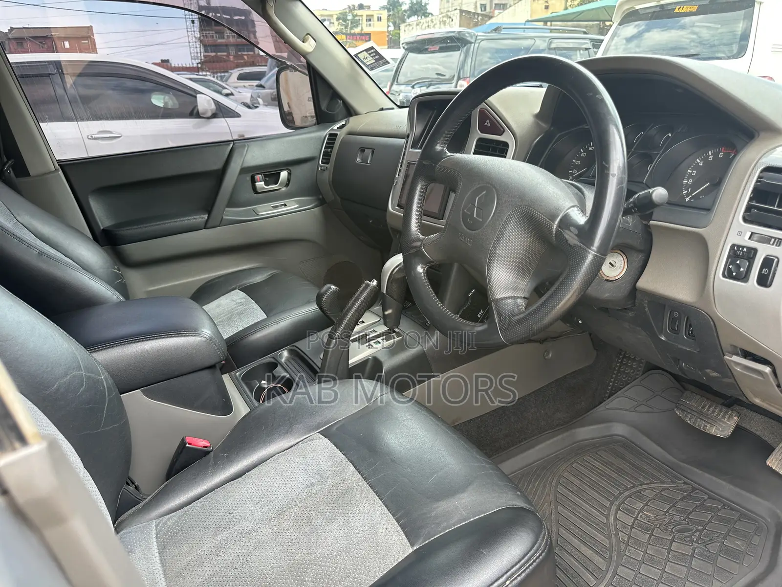 Mitsubishi Pajero Elegance Long Automatic 2005 Silver