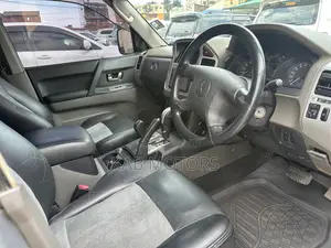 Mitsubishi Pajero Elegance Long Automatic 2005 Silver