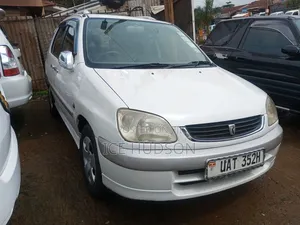 Toyota Raum 2003 White