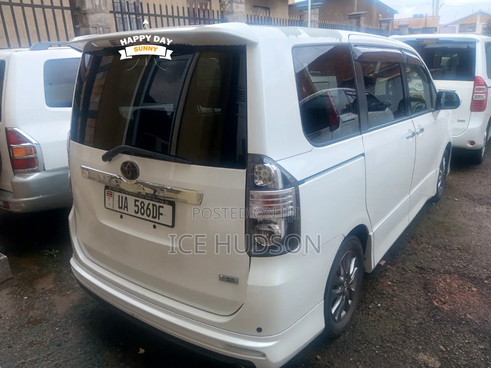 Toyota Noah 2012 White
