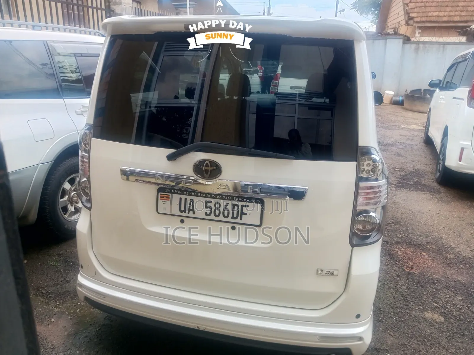 Toyota Noah 2012 White