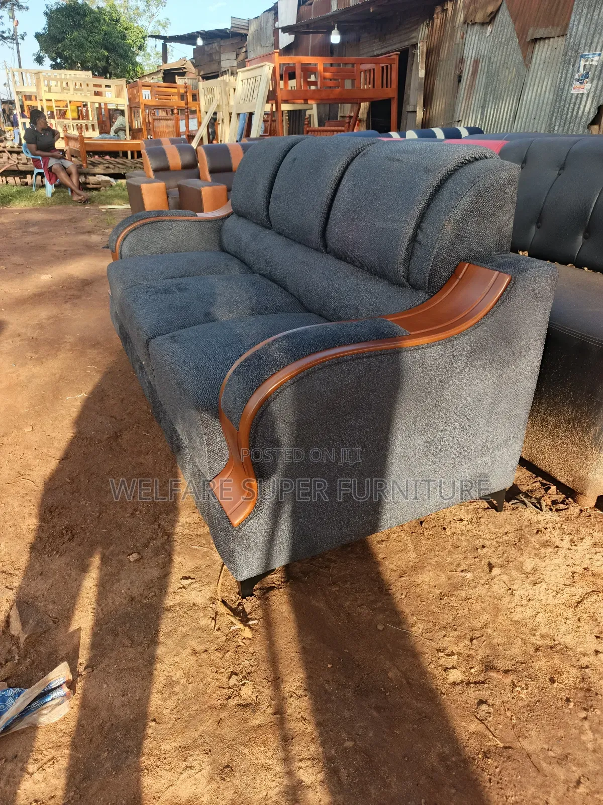 7seater Grew in Colour