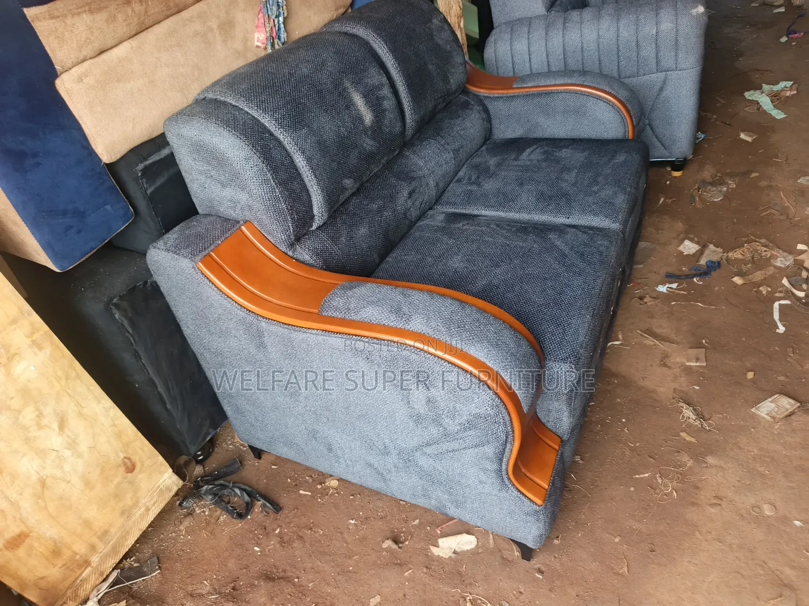 7seater Grew in Colour