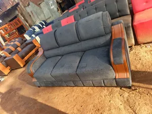 7seater Grew in Colour