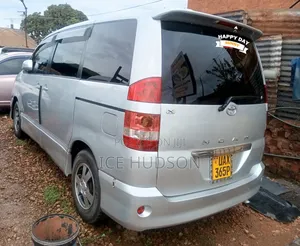 Toyota Noah 2014 Gray