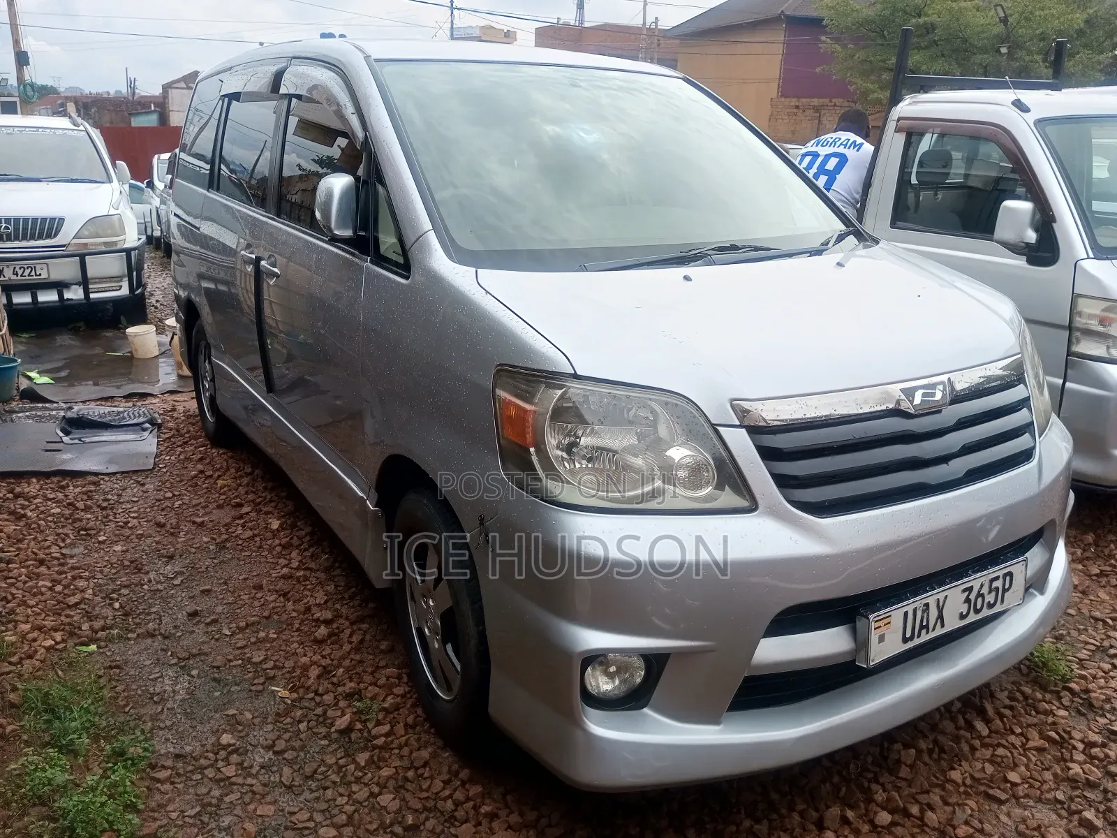 Toyota Noah 2014 Gray