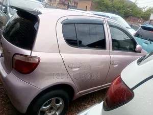 Toyota Vitz 2003 Silver